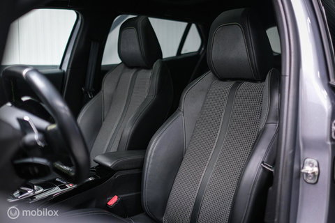 Peugeot 2008 1.2 PureTech GT | Panorama | Trekhaak | Camera | LED | Dealer OH | Nieuwe distributie | rijklaar |