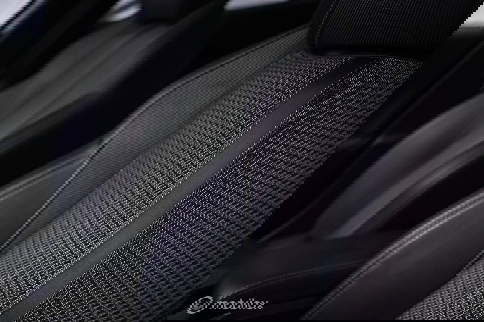 Peugeot 2008 1.2 PureTech GT | Panorama | Trekhaak | Camera | LED | Dealer OH | Nieuwe distributie | rijklaar |