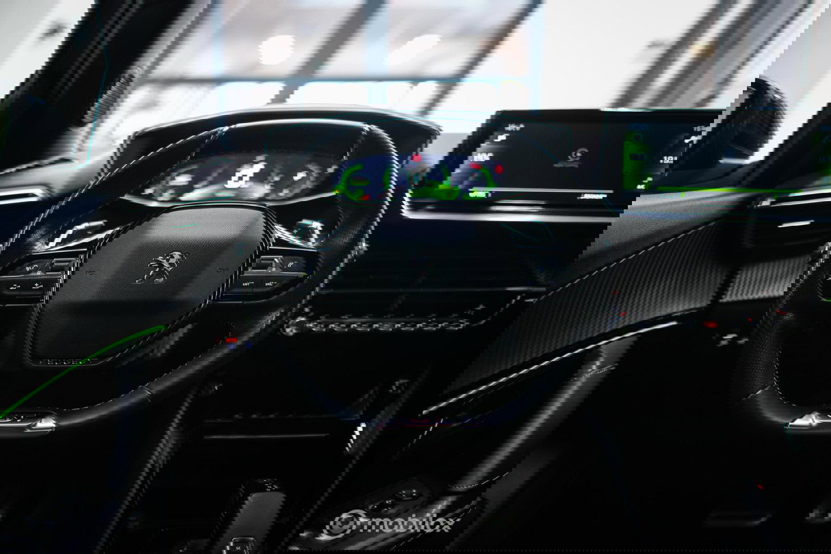 Peugeot 2008 1.2 PureTech GT | Panorama | Trekhaak | Camera | LED | Dealer OH | Nieuwe distributie | rijklaar |