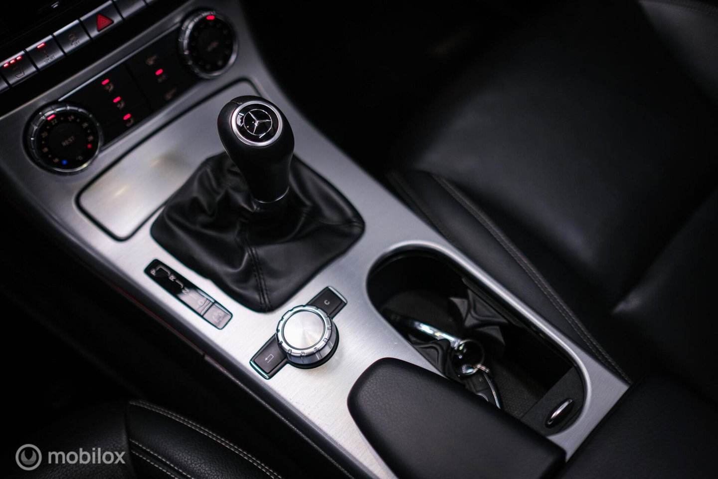 Mercedes-Benz SLK 350 V6 306 pk | Airscarf | Harman Kardon | Memory | LED | Navigatie | Keyless | Cruise | Zeer mooi | Lage km stand |