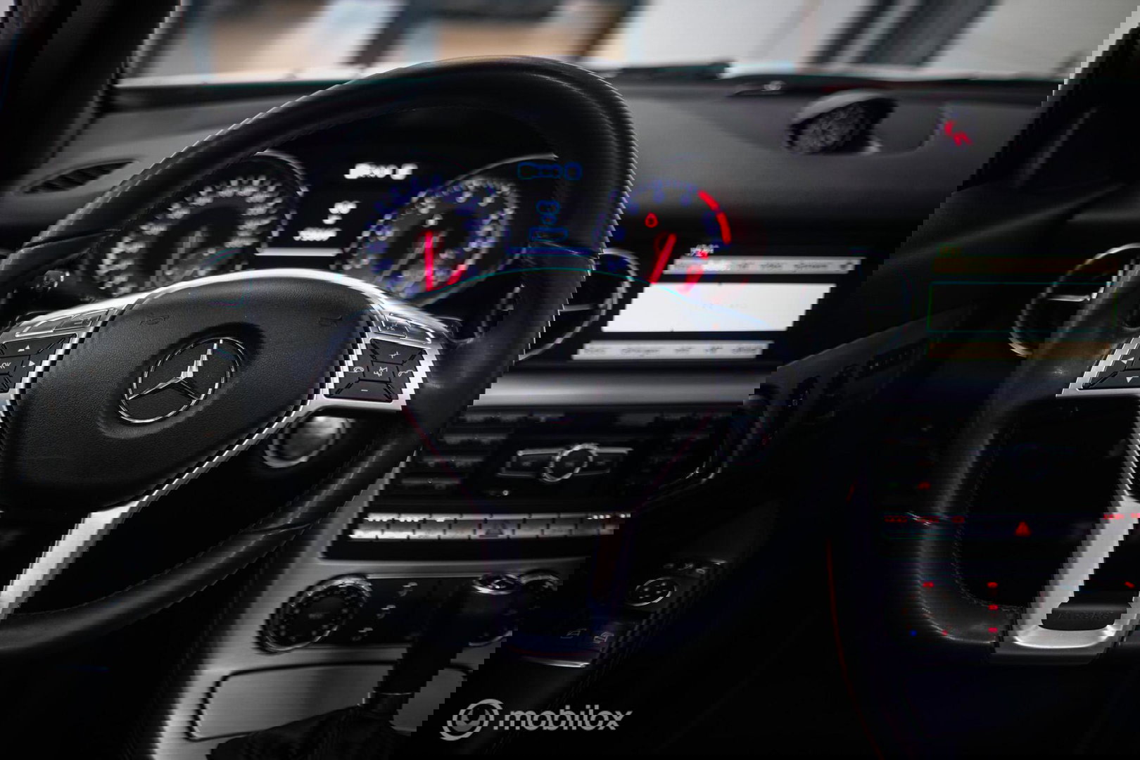 Mercedes-Benz SLK 350 V6 306 pk | Airscarf | Harman Kardon | Memory | LED | Navigatie | Keyless | Cruise | Zeer mooi | Lage km stand |