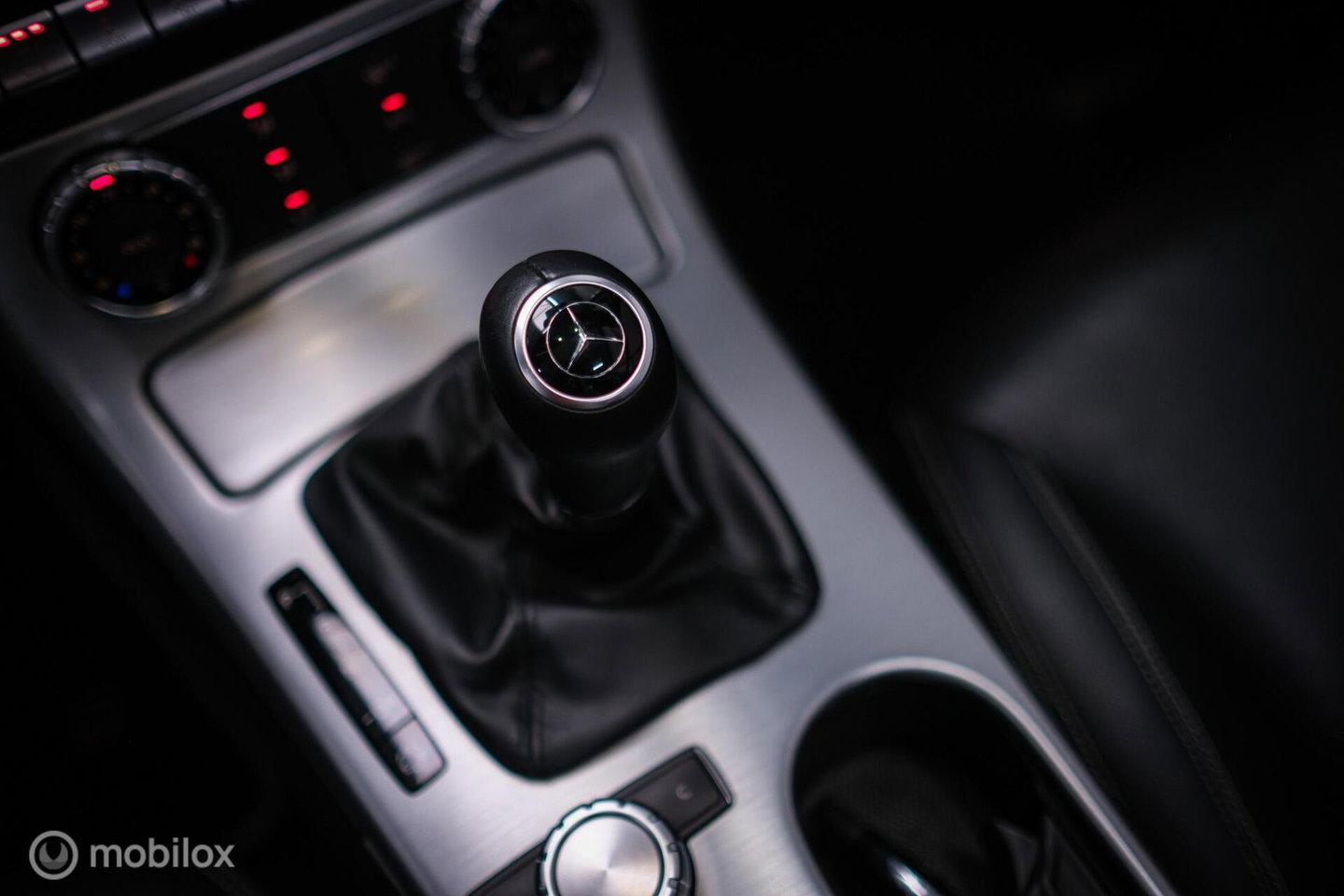 Mercedes-Benz SLK 350 V6 306 pk | Airscarf | Harman Kardon | Memory | LED | Navigatie | Keyless | Cruise | Zeer mooi | Lage km stand |