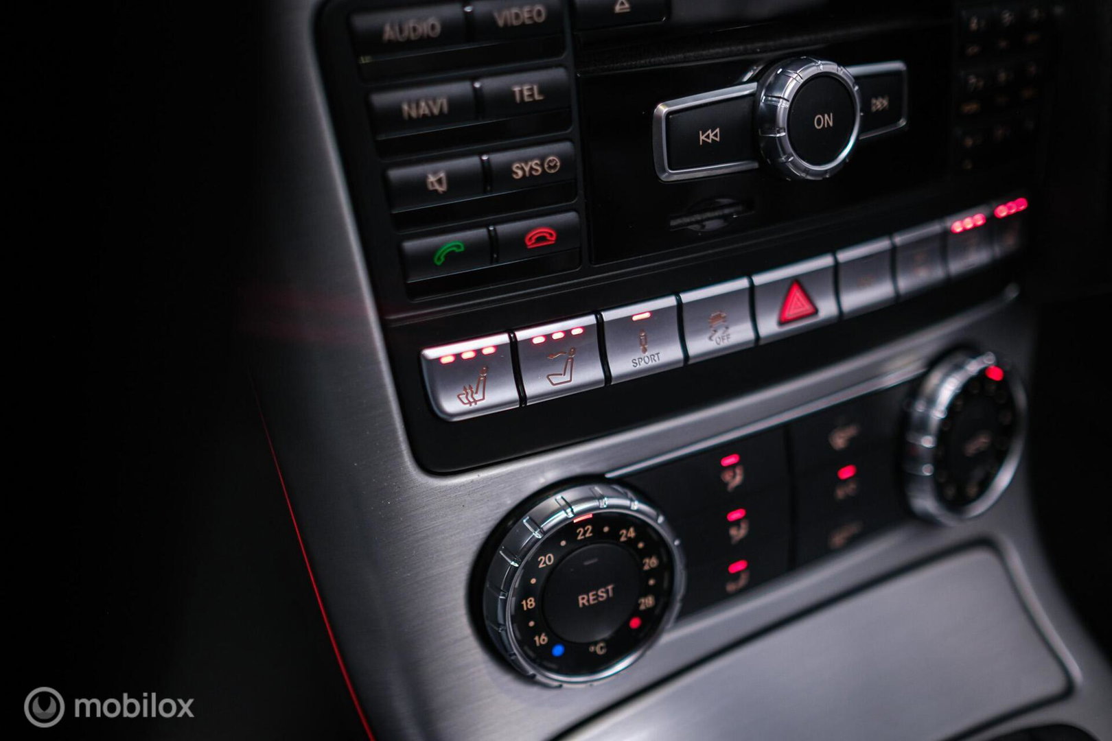 Mercedes-Benz SLK 350 V6 306 pk | Airscarf | Harman Kardon | Memory | LED | Navigatie | Keyless | Cruise | Zeer mooi | Lage km stand |