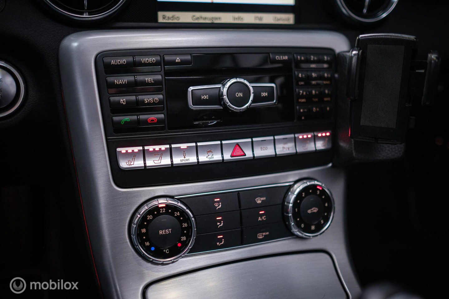 Mercedes-Benz SLK 350 V6 306 pk | Airscarf | Harman Kardon | Memory | LED | Navigatie | Keyless | Cruise | Zeer mooi | Lage km stand |