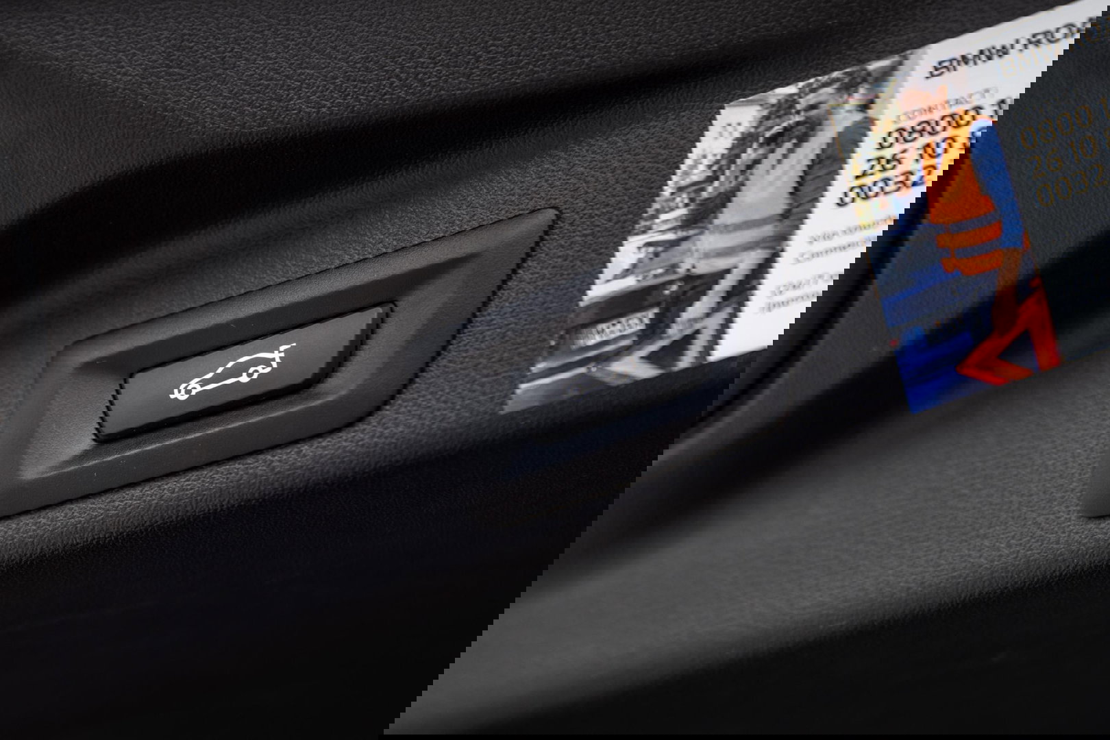 BMW X5 xDrive45e CARPLAY / CAMERA / DEALER ONDERHOUDEN /  LEER / STOELVERWARMING / BLACK ON BLACK