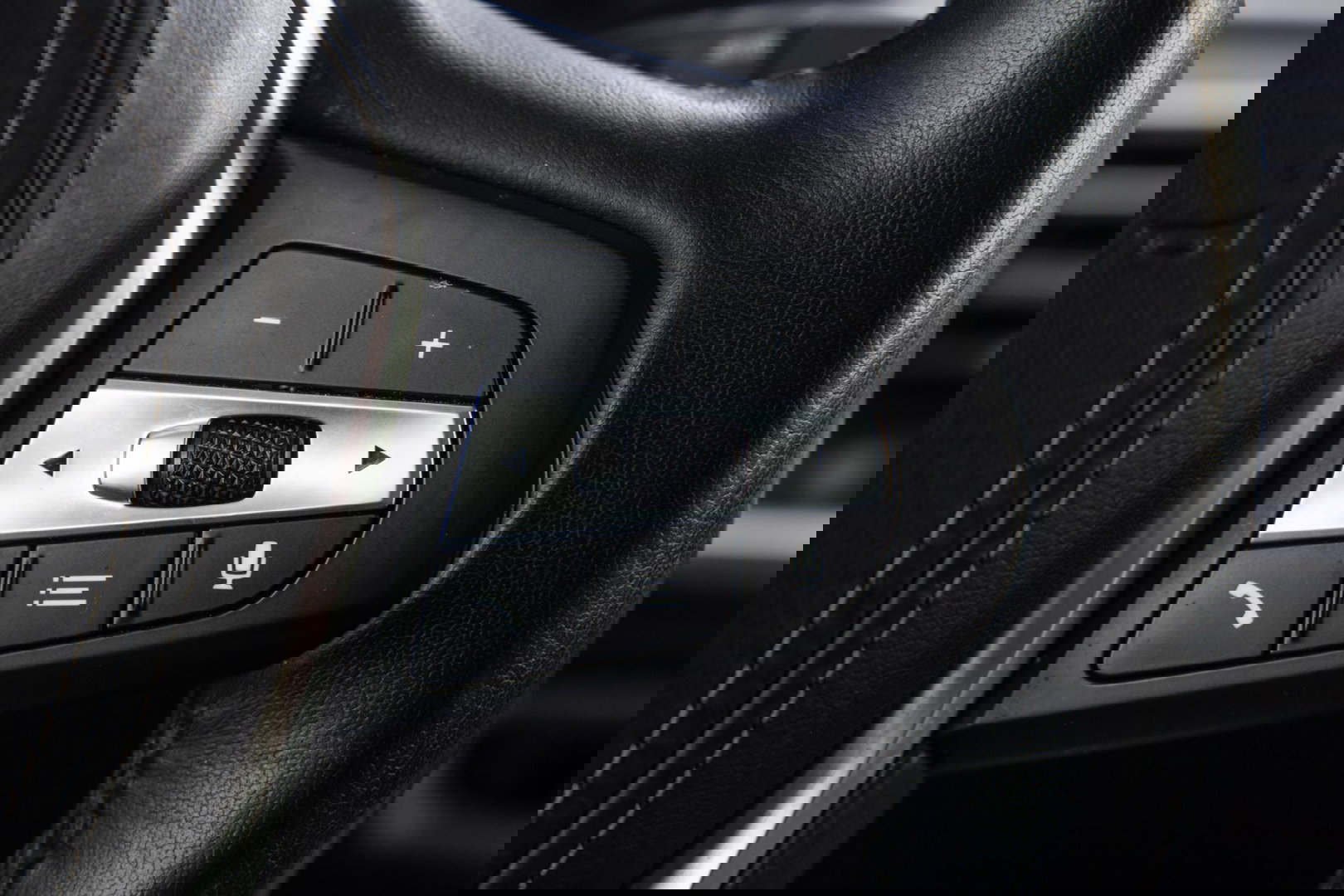 BMW X5 xDrive45e CARPLAY / CAMERA / DEALER ONDERHOUDEN /  LEER / STOELVERWARMING / BLACK ON BLACK