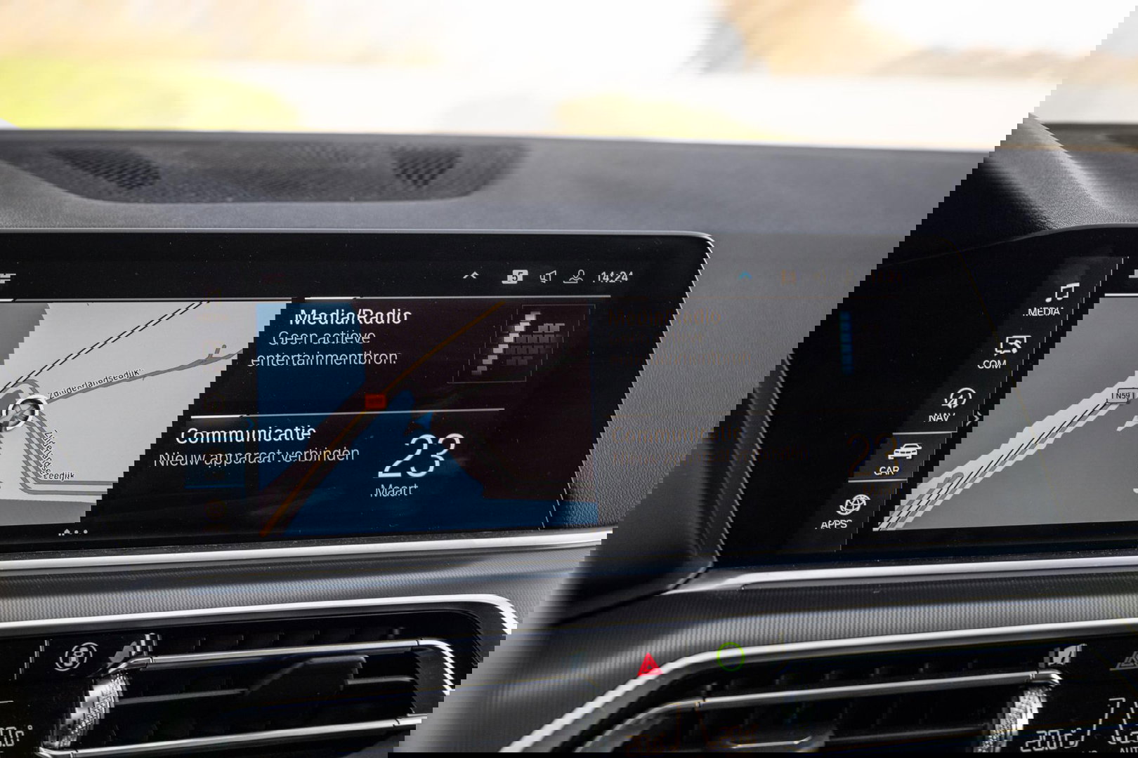 BMW X5 xDrive45e CARPLAY / CAMERA / DEALER ONDERHOUDEN /  LEER / STOELVERWARMING / BLACK ON BLACK