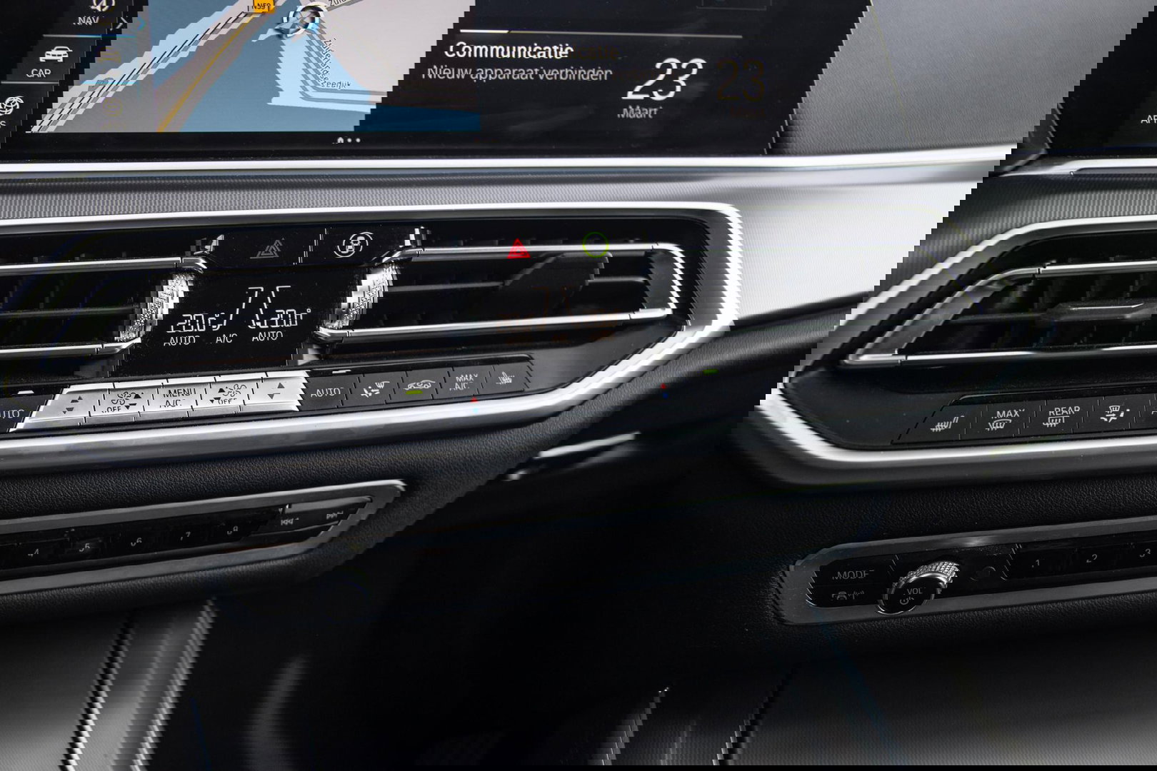 BMW X5 xDrive45e CARPLAY / CAMERA / DEALER ONDERHOUDEN /  LEER / STOELVERWARMING / BLACK ON BLACK