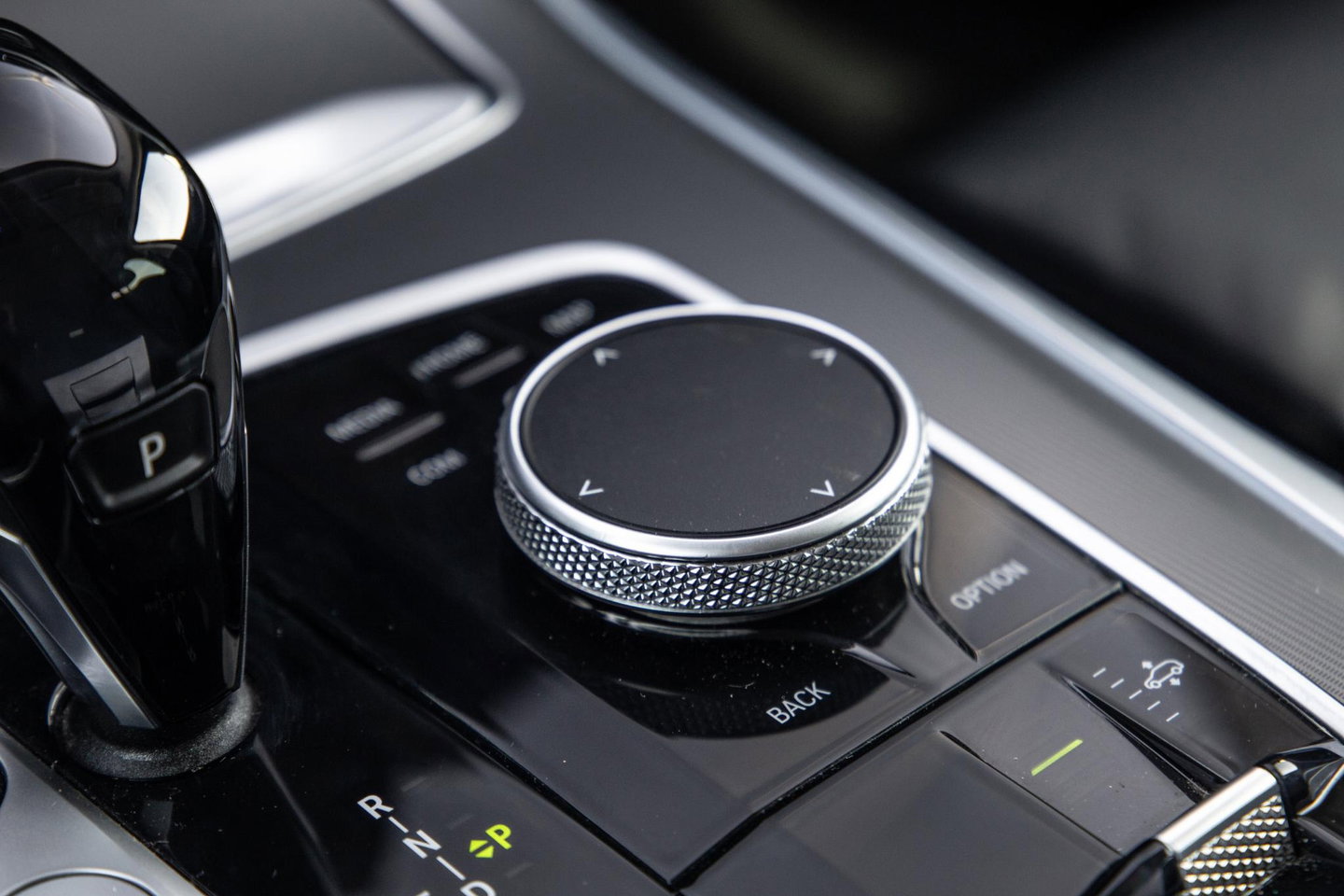 BMW X5 xDrive45e CARPLAY / CAMERA / DEALER ONDERHOUDEN /  LEER / STOELVERWARMING / BLACK ON BLACK