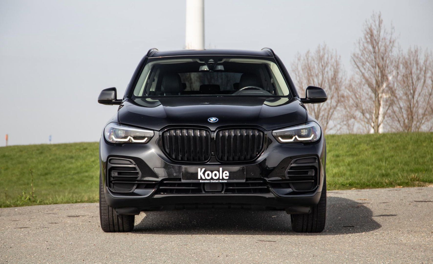 BMW X5 xDrive45e CARPLAY / CAMERA / DEALER ONDERHOUDEN /  LEER / STOELVERWARMING / BLACK ON BLACK