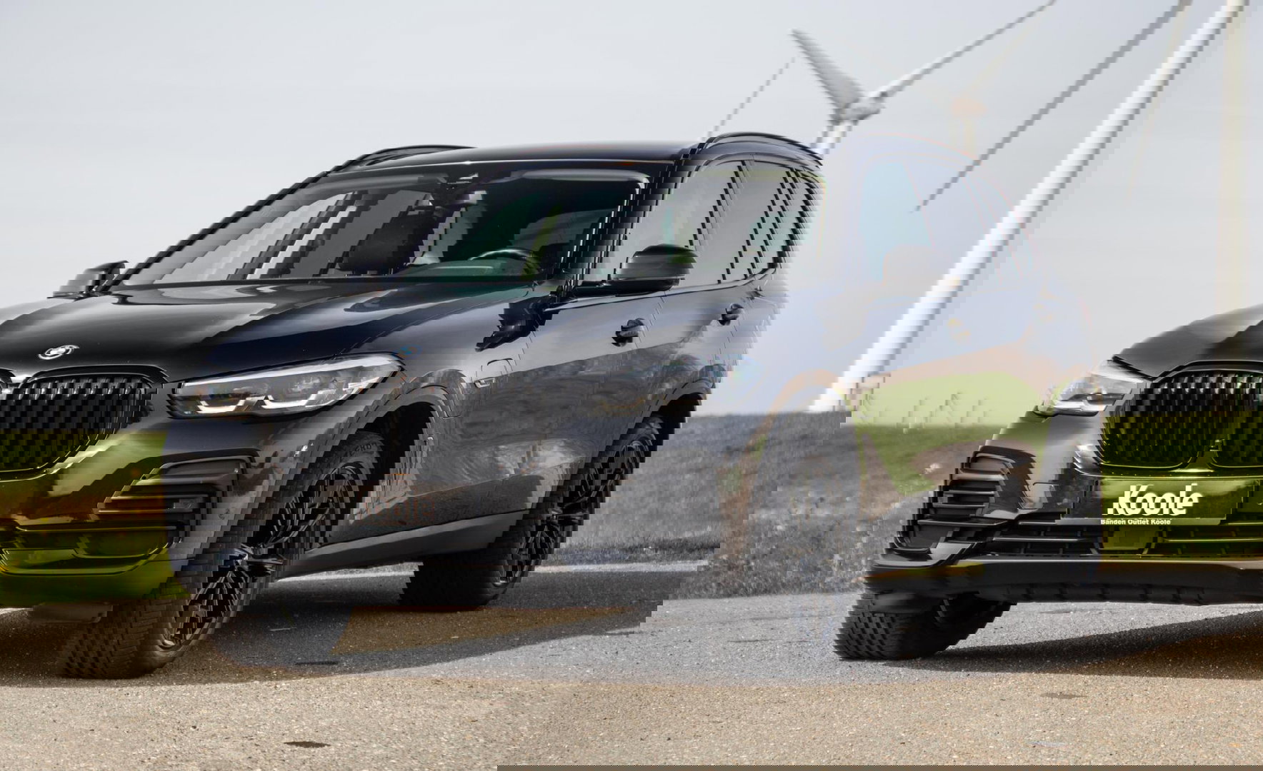 BMW X5 xDrive45e CARPLAY / CAMERA / DEALER ONDERHOUDEN /  LEER / STOELVERWARMING / BLACK ON BLACK