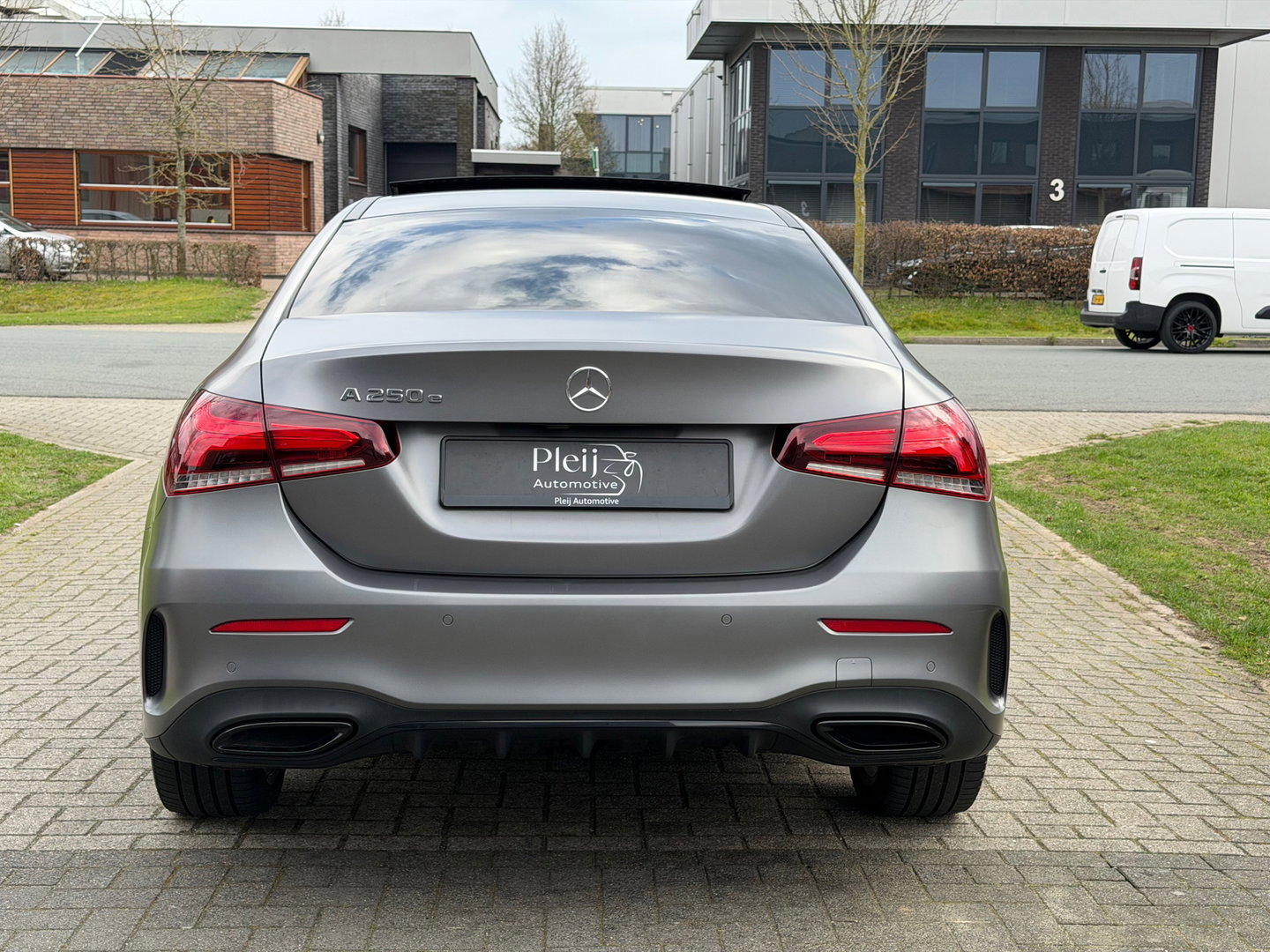 Mercedes-Benz A-Klasse A250e AMG Pano|Burmester|360|HUD|Automaat|2020