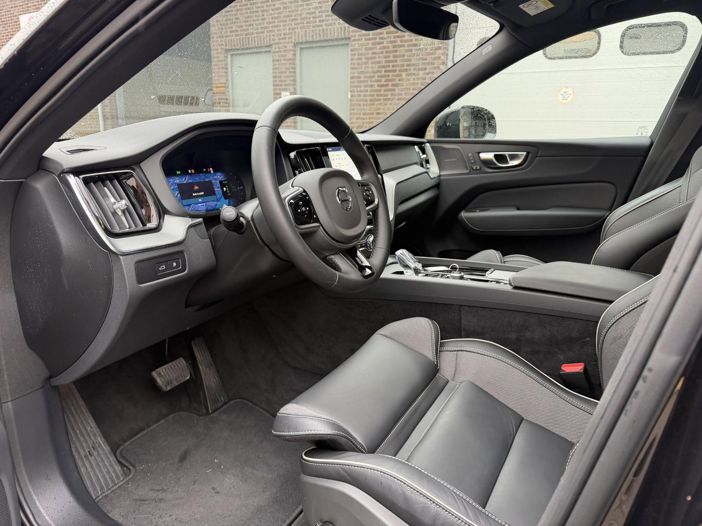 Volvo XC60 2.0 T6 Plug-in hybrid AWD Ultra Black Edition 360 l led l 21 inc