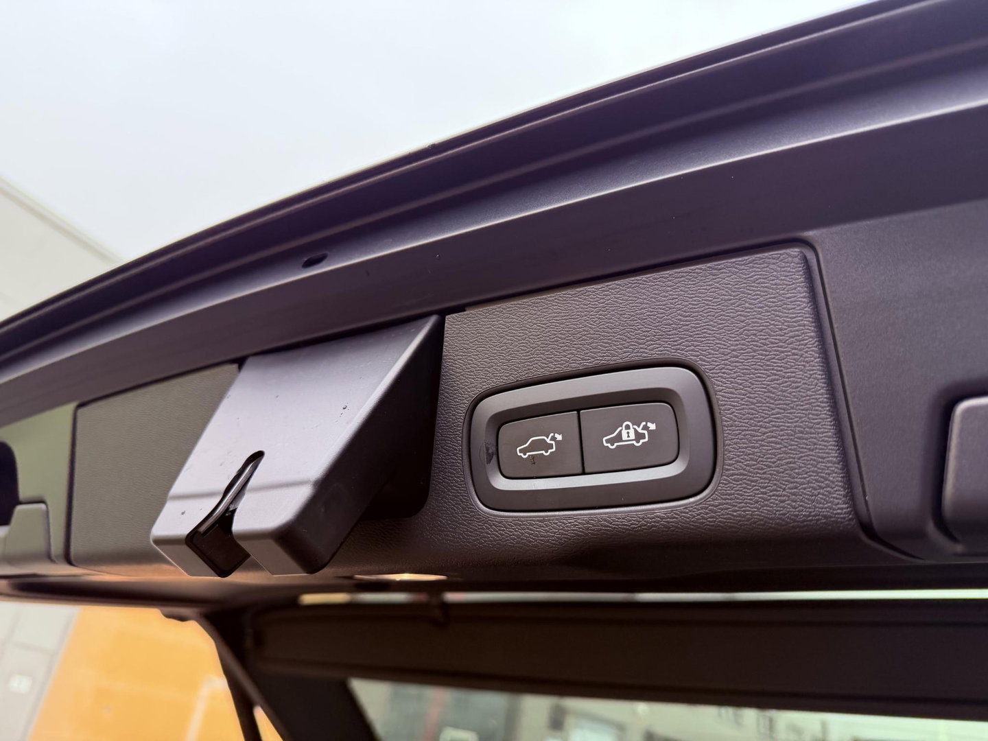 Volvo XC60 2.0 T6 Plug-in hybrid AWD Ultra Black Edition 360 l led l 21 inc