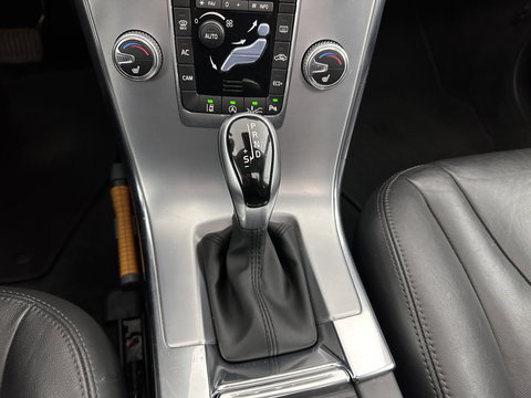 Volvo XC60 2.0 D4 FWD Polar+ Aut. *PANO | LEATHER | XENON | ADAPTIVE-CRUISE | MEMORY-PACK | BLINDSPOT | HEATED-COMFORTSEATS | NAVI-FULLMAP | CAMERA | PRIVACYGLASS | ECC | TOWBAR | PDC | LANE-ASSIST | 17''ALU*