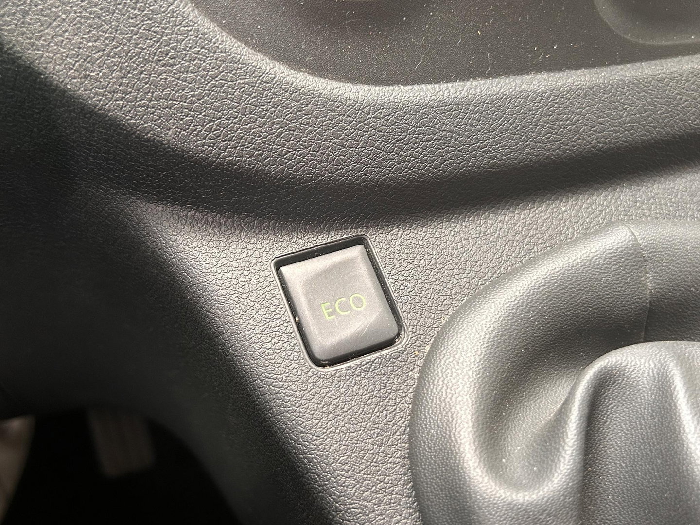 Renault Trafic 120pk L2H1 Black Edition | MARGE | Leder | Navigatie | Camera | Trekhaak | Sidebars |