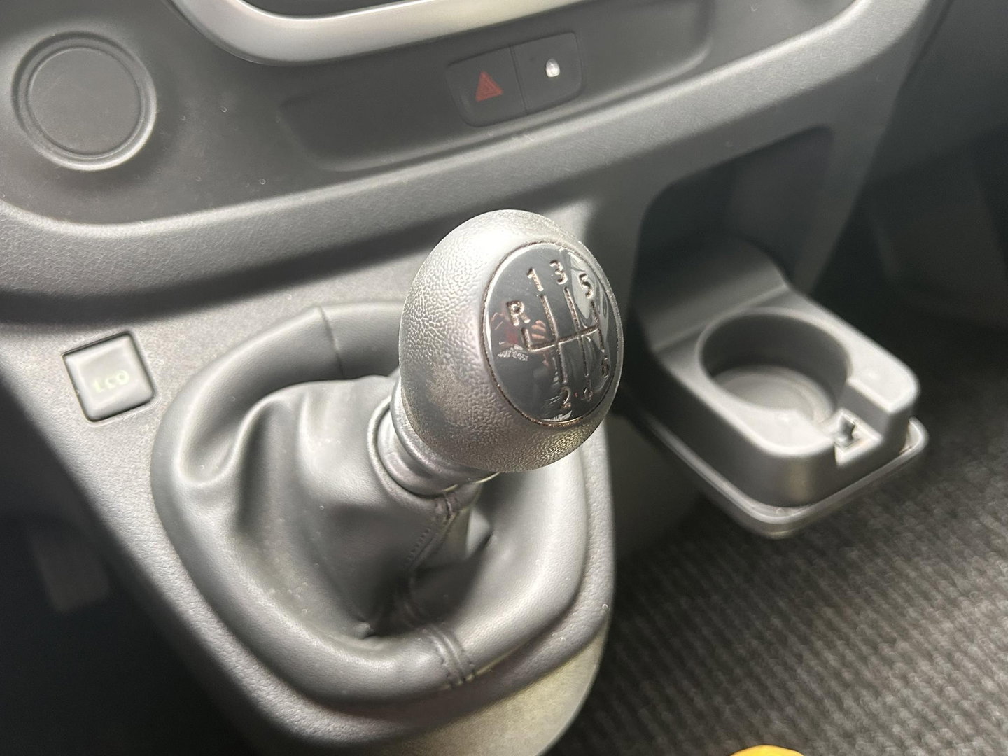 Renault Trafic 120pk L2H1 Black Edition | MARGE | Leder | Navigatie | Camera | Trekhaak | Sidebars |