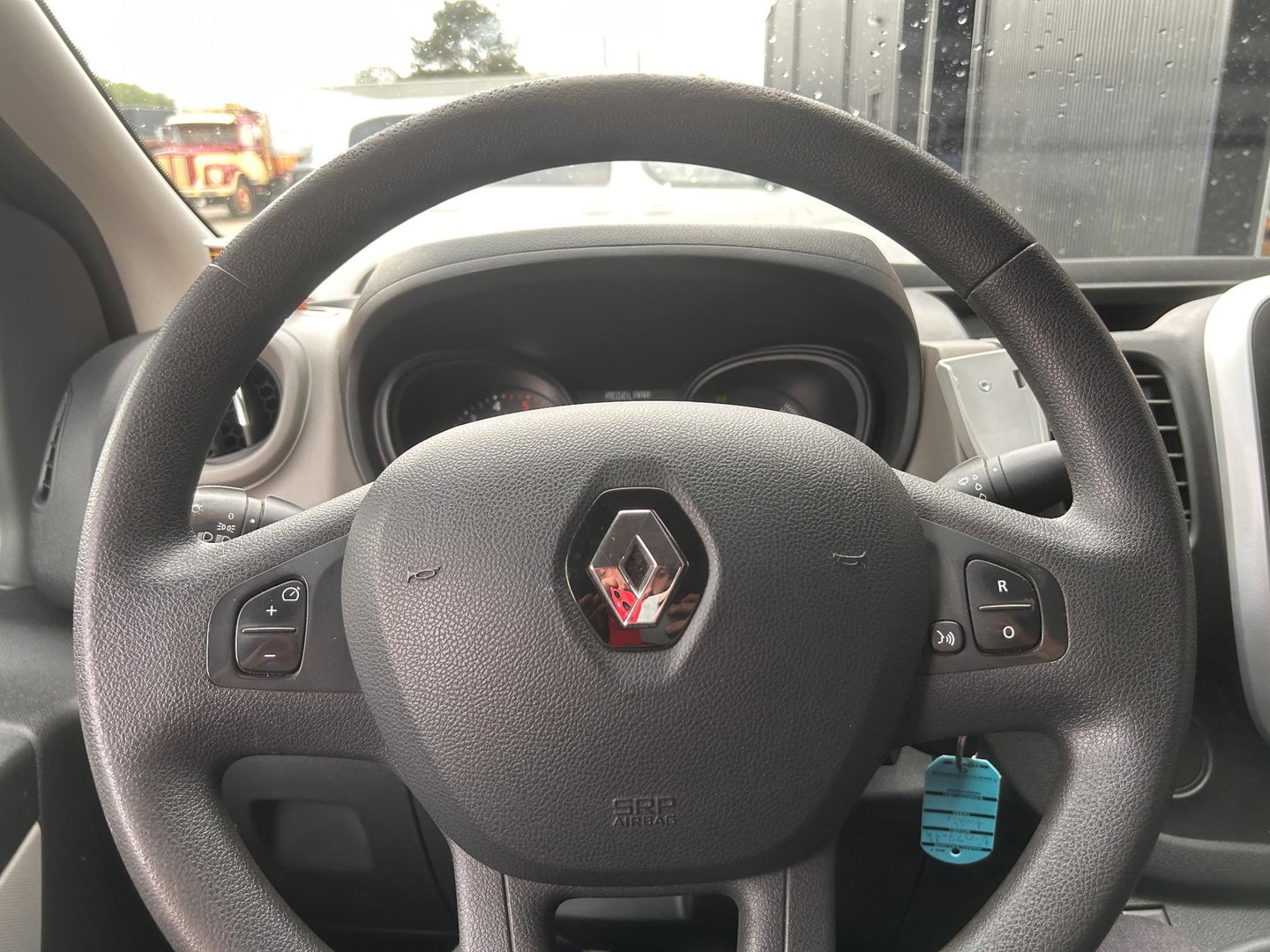 Renault Trafic 120pk L2H1 Black Edition | MARGE | Leder | Navigatie | Camera | Trekhaak | Sidebars |