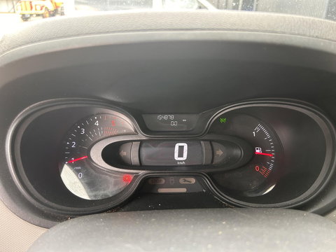 Renault Trafic 120pk L2H1 Black Edition | MARGE | Leder | Navigatie | Camera | Trekhaak | Sidebars |