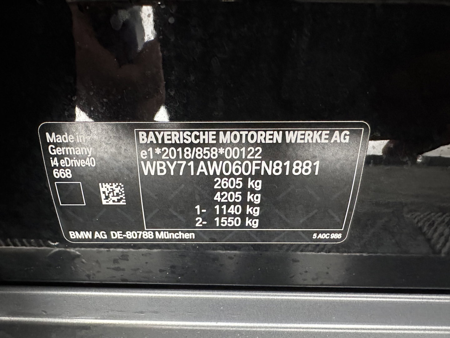 BMW i4 eDrive40 High Executive 84 kWh [ 3-Fase-11kW ] {SOH-95%} (INCL.BTW) Aut. *HEATPUMP | LEATHER | FULL-LED | DIGI-COCKPIT | HEATED-SPORTSEATS | CAMERA | KEYLESS | HIFI-SOUND | PRIVACYGLASS | ECC | AMBIENTLIGHT | PDC | HEAD-UP | CRUISE | 17''ALU*