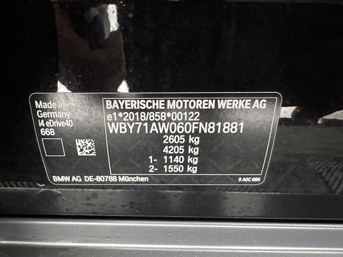 BMW i4 eDrive40 High Executive 84 kWh [ 3-Fase-11kW ] {SOH-95%} (INCL.BTW) Aut. *HEATPUMP | LEATHER | FULL-LED | DIGI-COCKPIT | HEATED-SPORTSEATS | CAMERA | KEYLESS | HIFI-SOUND | PRIVACYGLASS | ECC | AMBIENTLIGHT | PDC | HEAD-UP | CRUISE | 17''ALU*