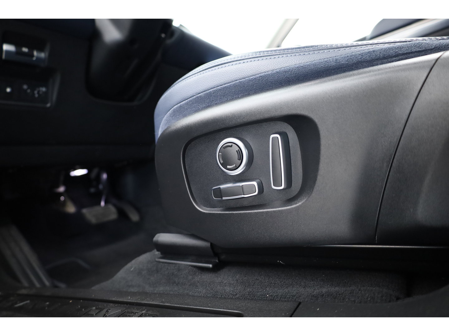 Land Rover Range Rover Evoque 1.5 P300e AWD S | SOH 88.8% | Pano | Stoel- Stuurverw. | Cruise | All Season | Memory | 360cam | Apple CarPlay