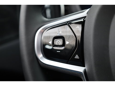 Volvo XC60 2.0 T8 Plug-in hybrid AWD Plus Dark | Luchtvering | Pano | Memory | 360cam | H&K Audio | Adapt. Cruise | CarPlay