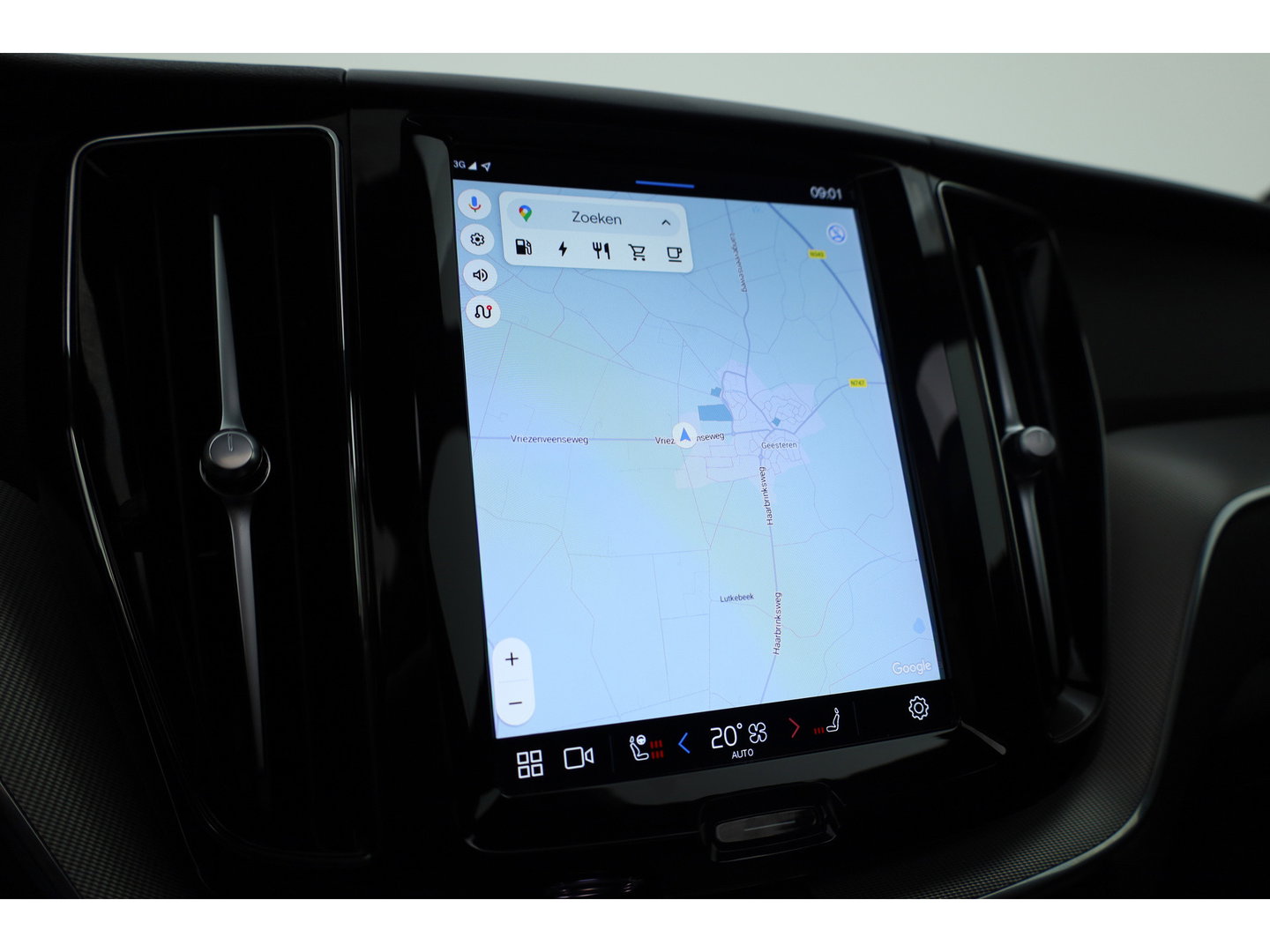 Volvo XC60 2.0 T8 Plug-in hybrid AWD Plus Dark | Luchtvering | Pano | Memory | 360cam | H&K Audio | Adapt. Cruise | CarPlay