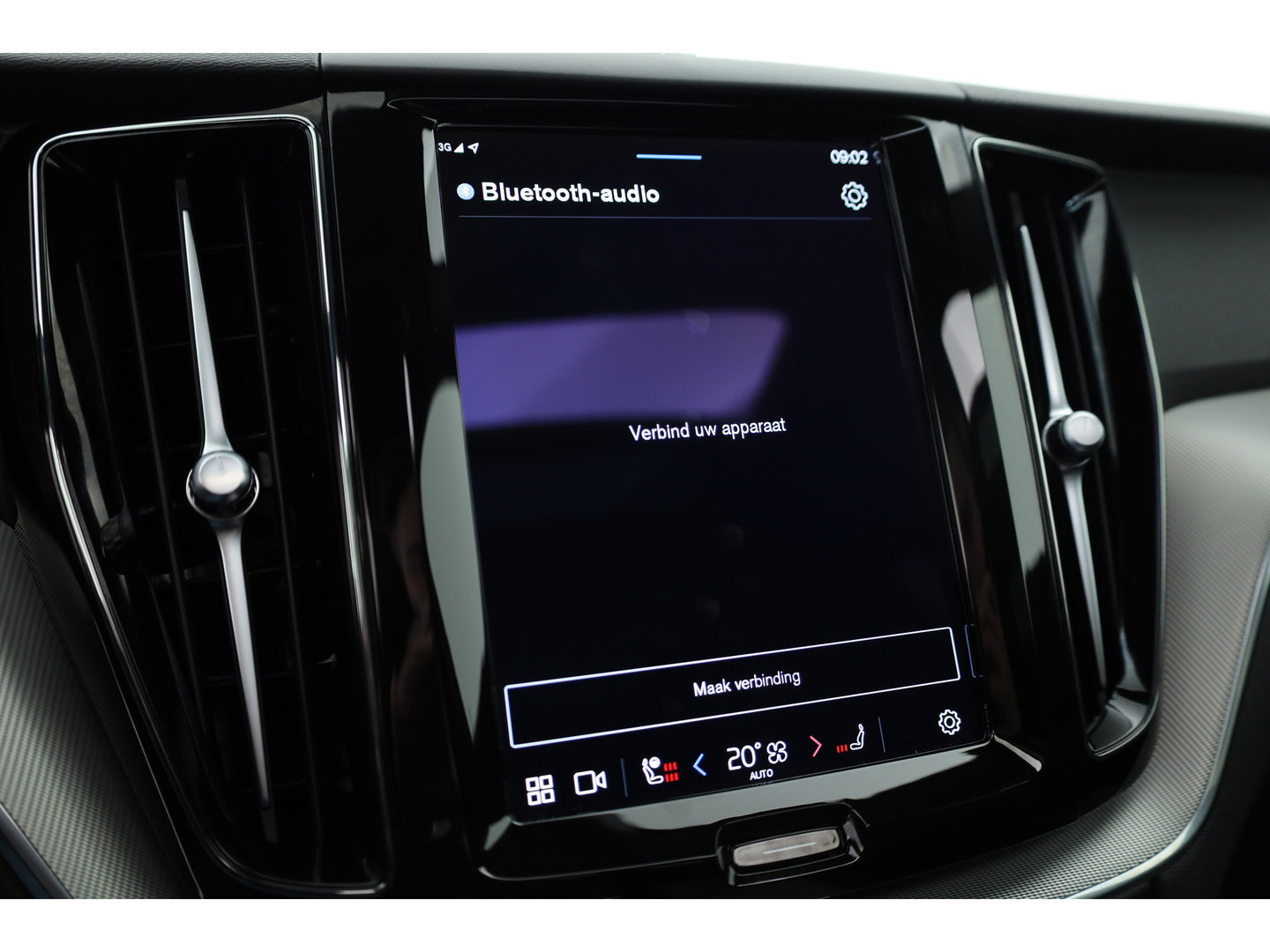 Volvo XC60 2.0 T8 Plug-in hybrid AWD Plus Dark | Luchtvering | Pano | Memory | 360cam | H&K Audio | Adapt. Cruise | CarPlay