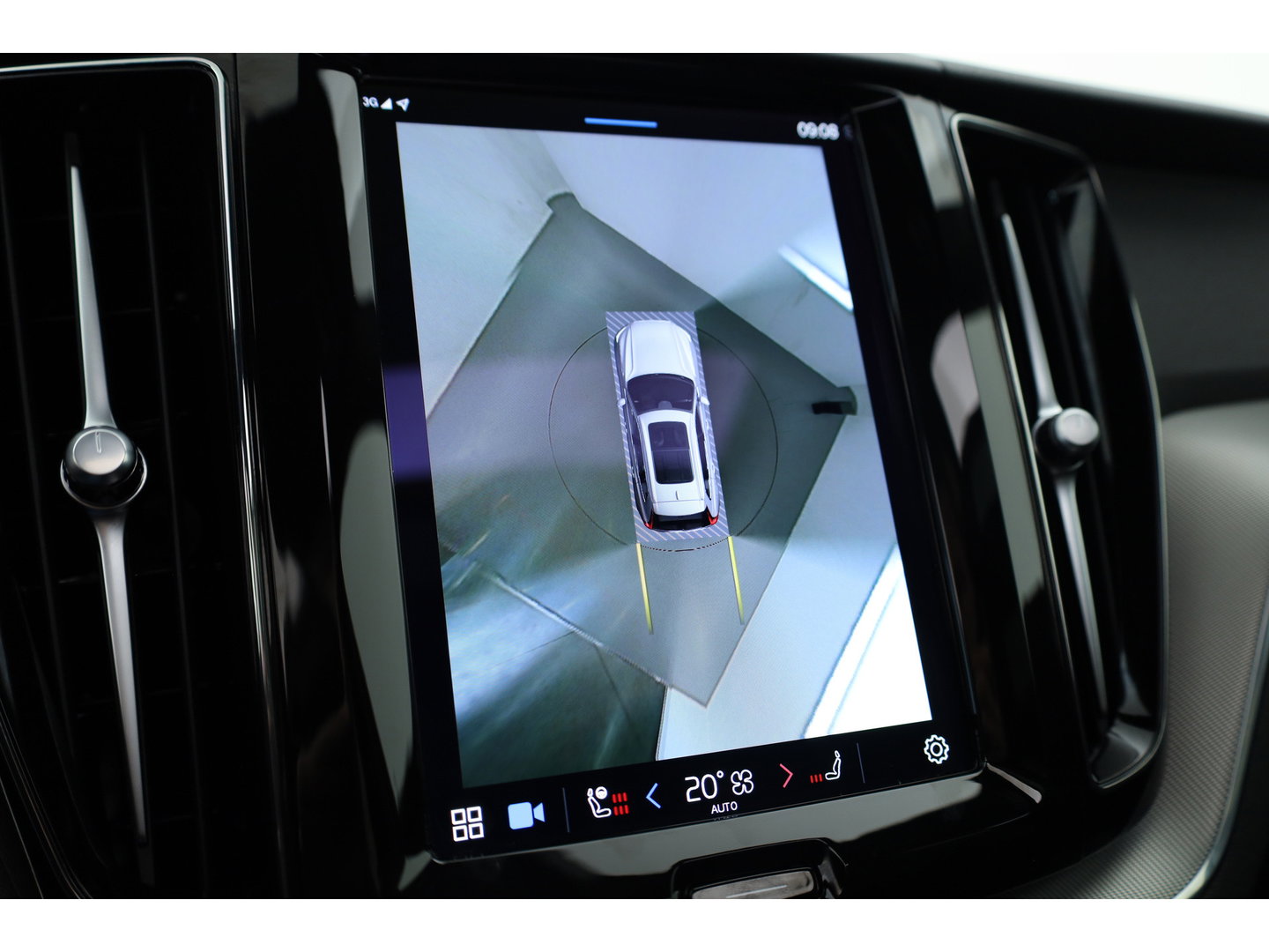 Volvo XC60 2.0 T8 Plug-in hybrid AWD Plus Dark | Luchtvering | Pano | Memory | 360cam | H&K Audio | Adapt. Cruise | CarPlay