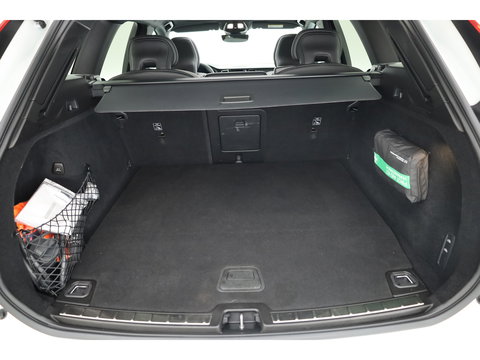 Volvo XC60 2.0 T8 Plug-in hybrid AWD Plus Dark | Luchtvering | Pano | Memory | 360cam | H&K Audio | Adapt. Cruise | CarPlay