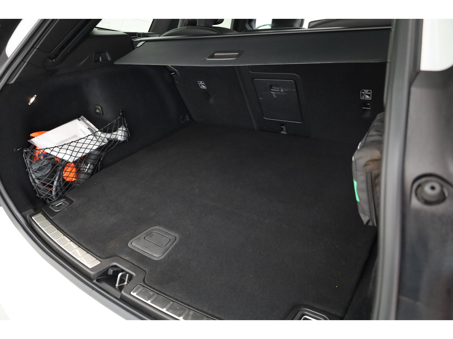 Volvo XC60 2.0 T8 Plug-in hybrid AWD Plus Dark | Luchtvering | Pano | Memory | 360cam | H&K Audio | Adapt. Cruise | CarPlay