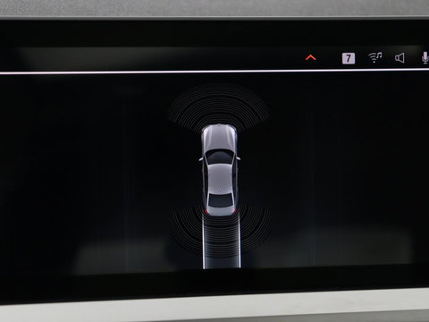 BMW 3-serie 320i High Executive Edition | Panoramadak | Leder | Stoel & Stuurverwarming | Adaptive Cruise | Sfeerverlichting