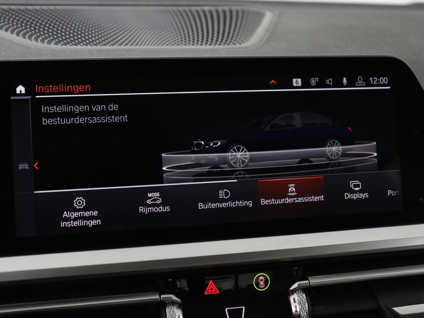 BMW 3-serie 320i High Executive Edition | Panoramadak | Leder | Stoel & Stuurverwarming | Adaptive Cruise | Sfeerverlichting