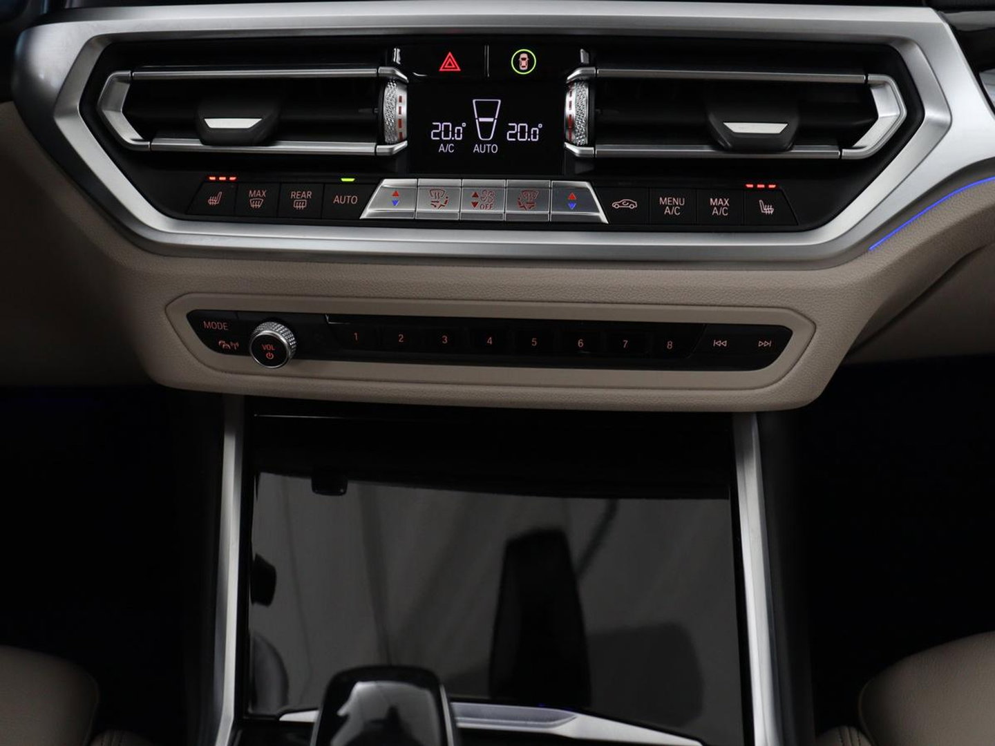 BMW 3-serie 320i High Executive Edition | Panoramadak | Leder | Stoel & Stuurverwarming | Adaptive Cruise | Sfeerverlichting