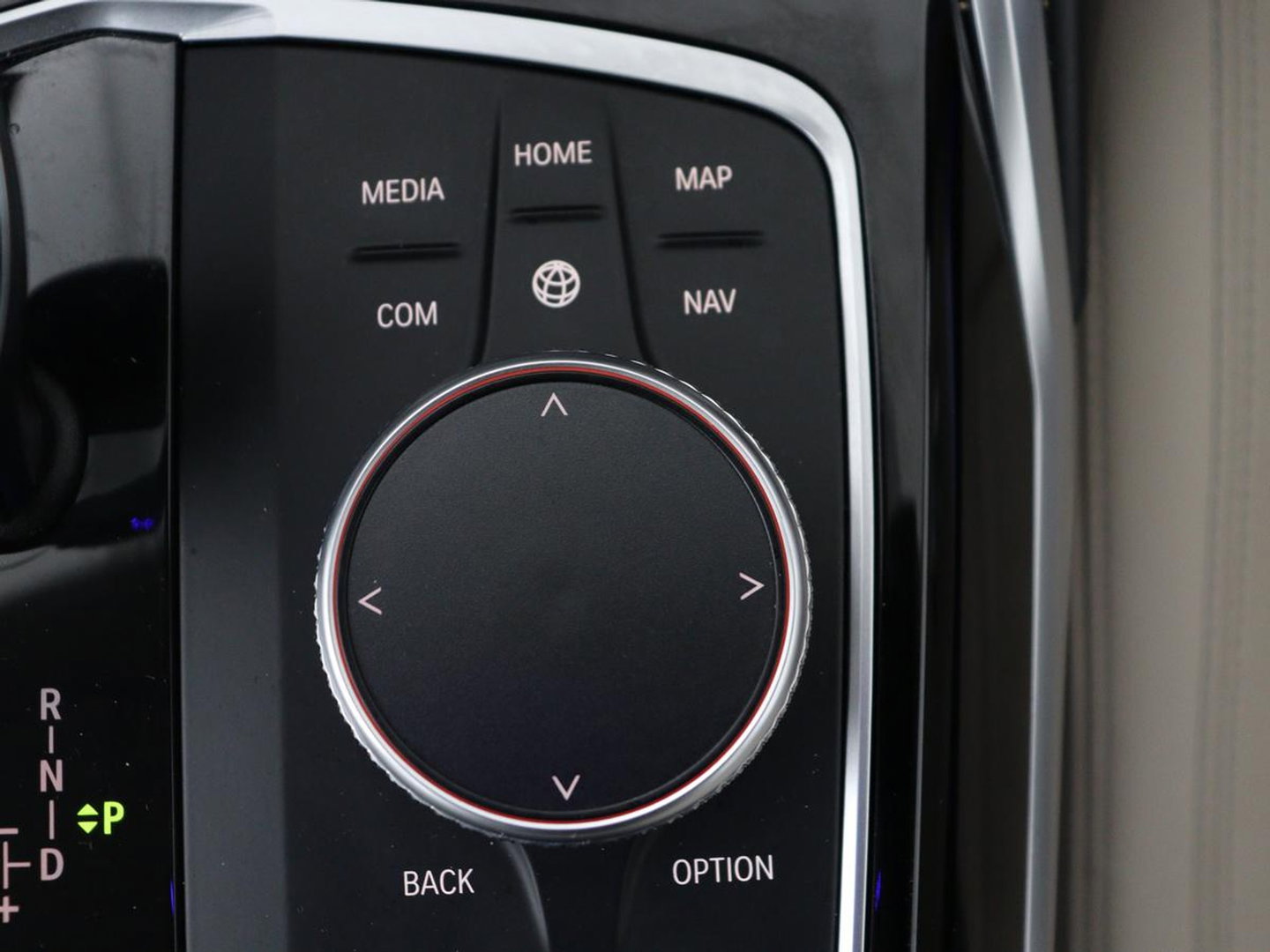 BMW 3-serie 320i High Executive Edition | Panoramadak | Leder | Stoel & Stuurverwarming | Adaptive Cruise | Sfeerverlichting