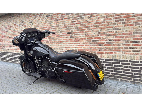 Harley Davidson 103 FLHX Street Glide Black Out Streetglide Special Paint CVO FLHTCU