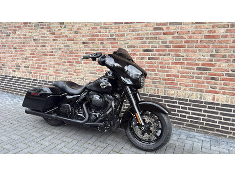 Harley Davidson 103 FLHX Street Glide Black Out Streetglide Special Paint CVO FLHTCU