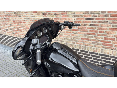 Harley Davidson 103 FLHX Street Glide Black Out Streetglide Special Paint CVO FLHTCU