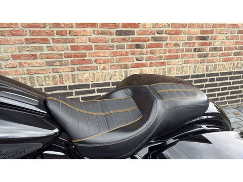 Harley Davidson 103 FLHX Street Glide Black Out Streetglide Special Paint CVO FLHTCU