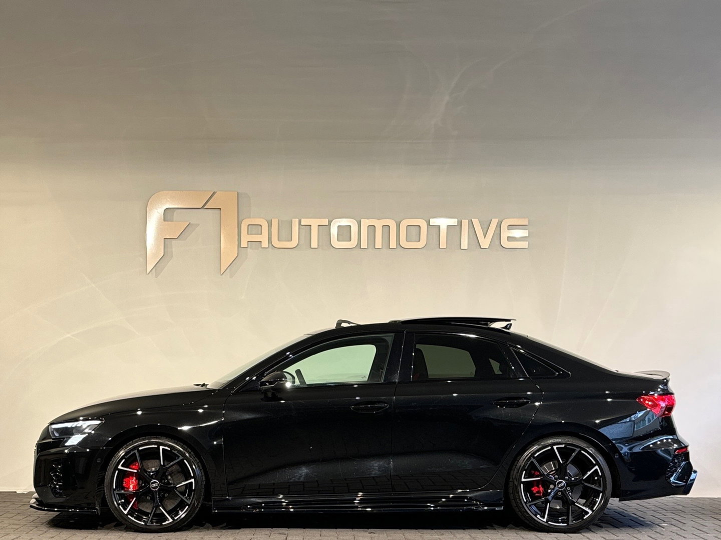 Audi RS3 Limousine 2.5 TFSI quattro Pano|Ceramic|HuD|B&O|VOL