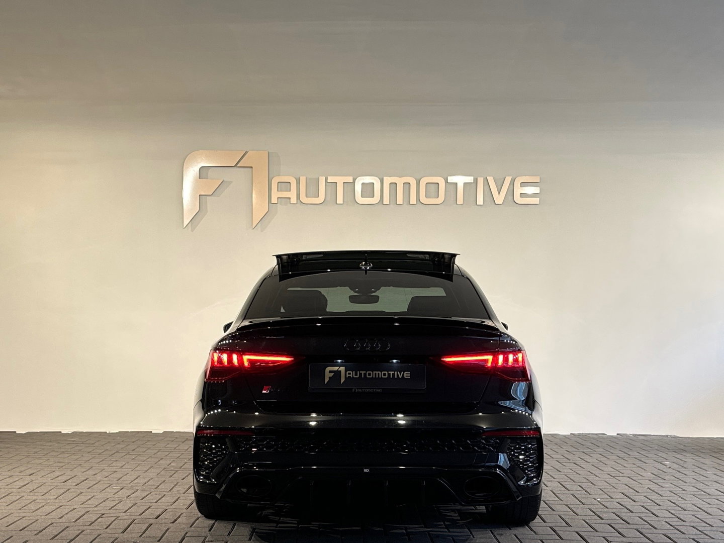 Audi RS3 Limousine 2.5 TFSI quattro Pano|Ceramic|HuD|B&O|VOL