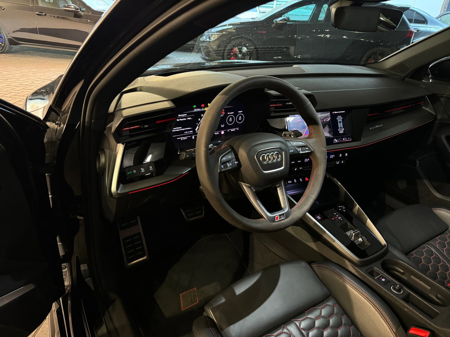 Audi RS3 Limousine 2.5 TFSI quattro Pano|Ceramic|HuD|B&O|VOL