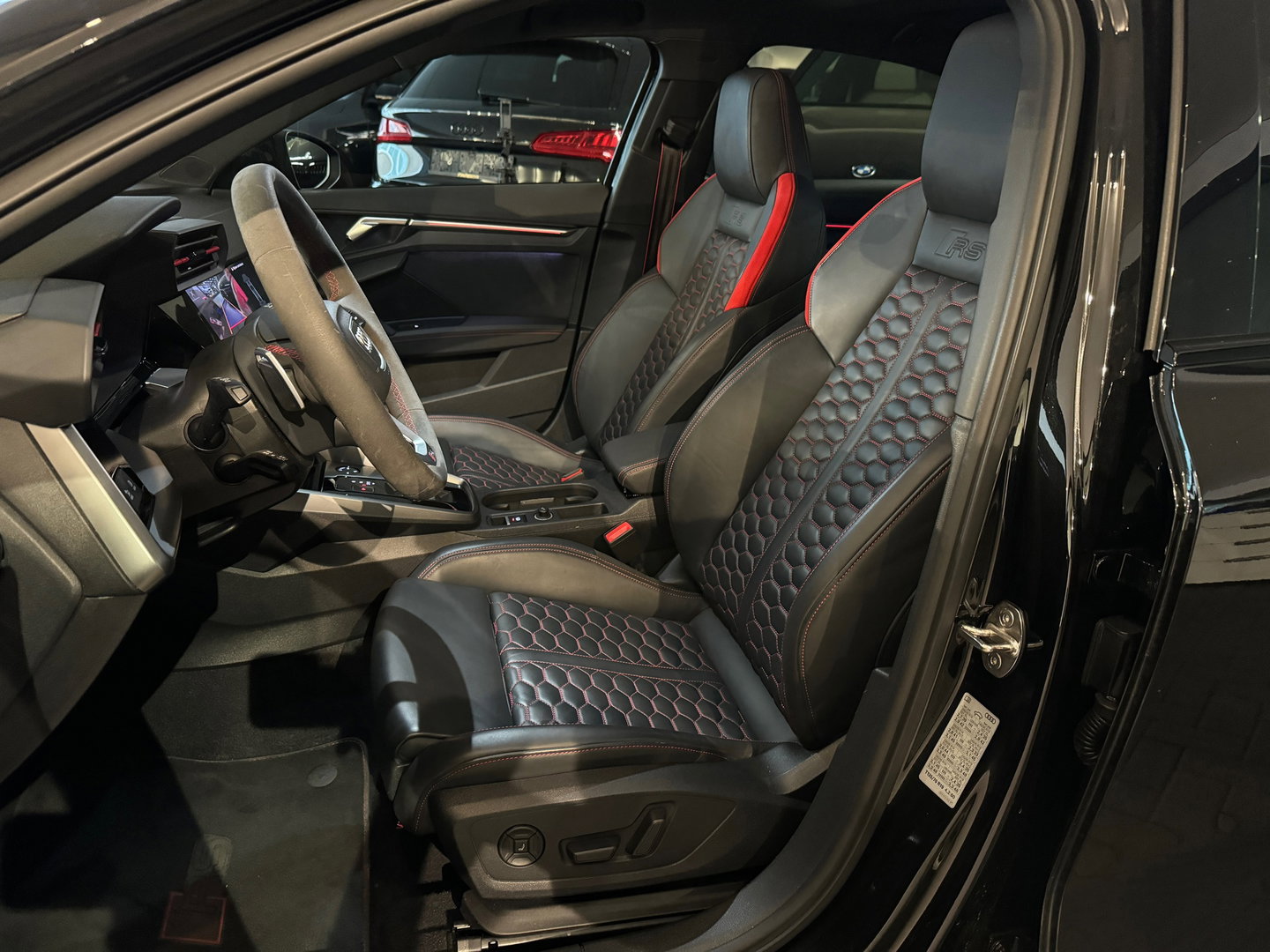 Audi RS3 Limousine 2.5 TFSI quattro Pano|Ceramic|HuD|B&O|VOL