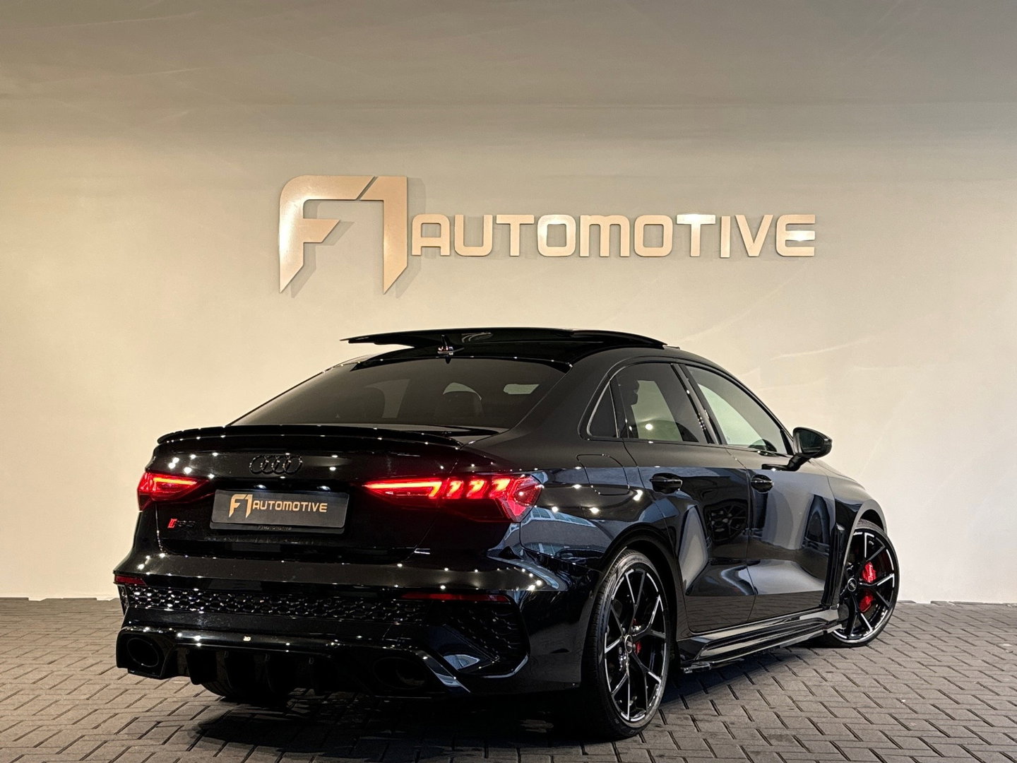 Audi RS3 Limousine 2.5 TFSI quattro Pano|Ceramic|HuD|B&O|VOL