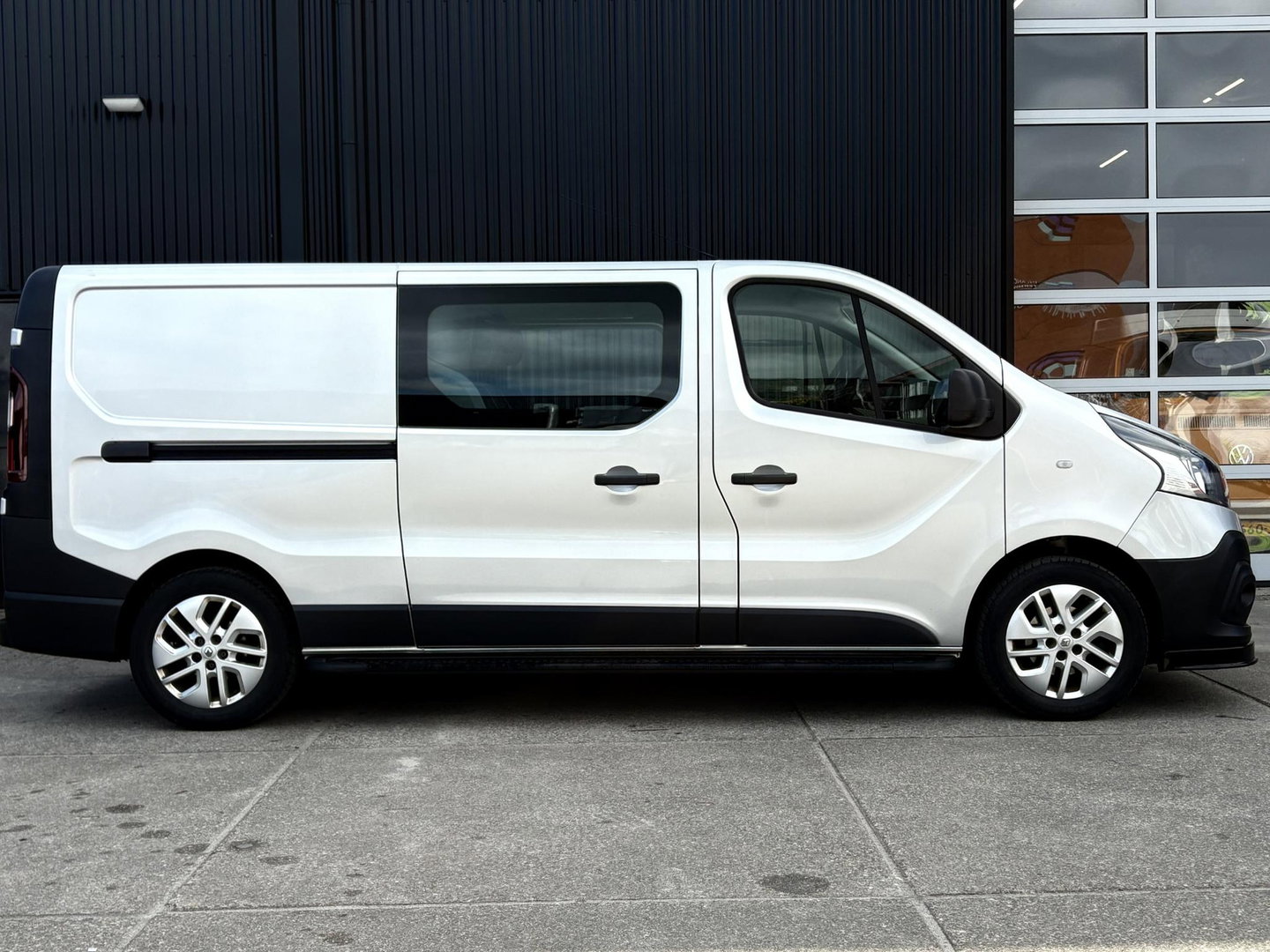 Renault Trafic 1.6 dCi T29 L2H1 DC Comfort | Marge | 6-persoons | Velgen |