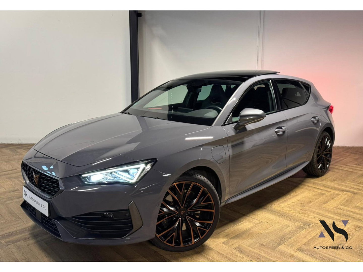 CUPRA Leon 1.4 e-Hybrid VZ Performance PANO KEYLESS VOL'