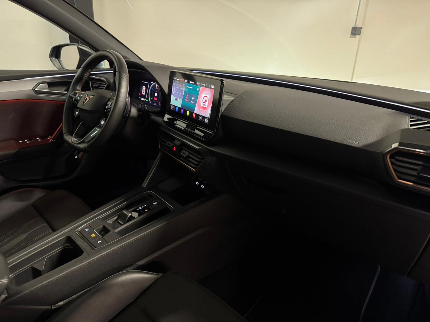 CUPRA Leon 1.4 e-Hybrid VZ Performance PANO KEYLESS VOL'