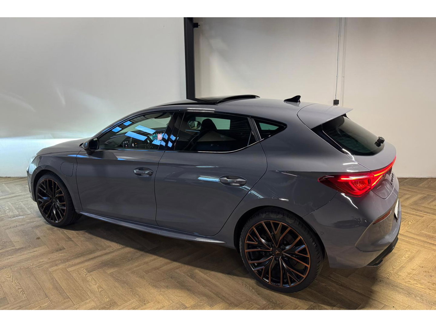 CUPRA Leon 1.4 e-Hybrid VZ Performance PANO KEYLESS VOL'