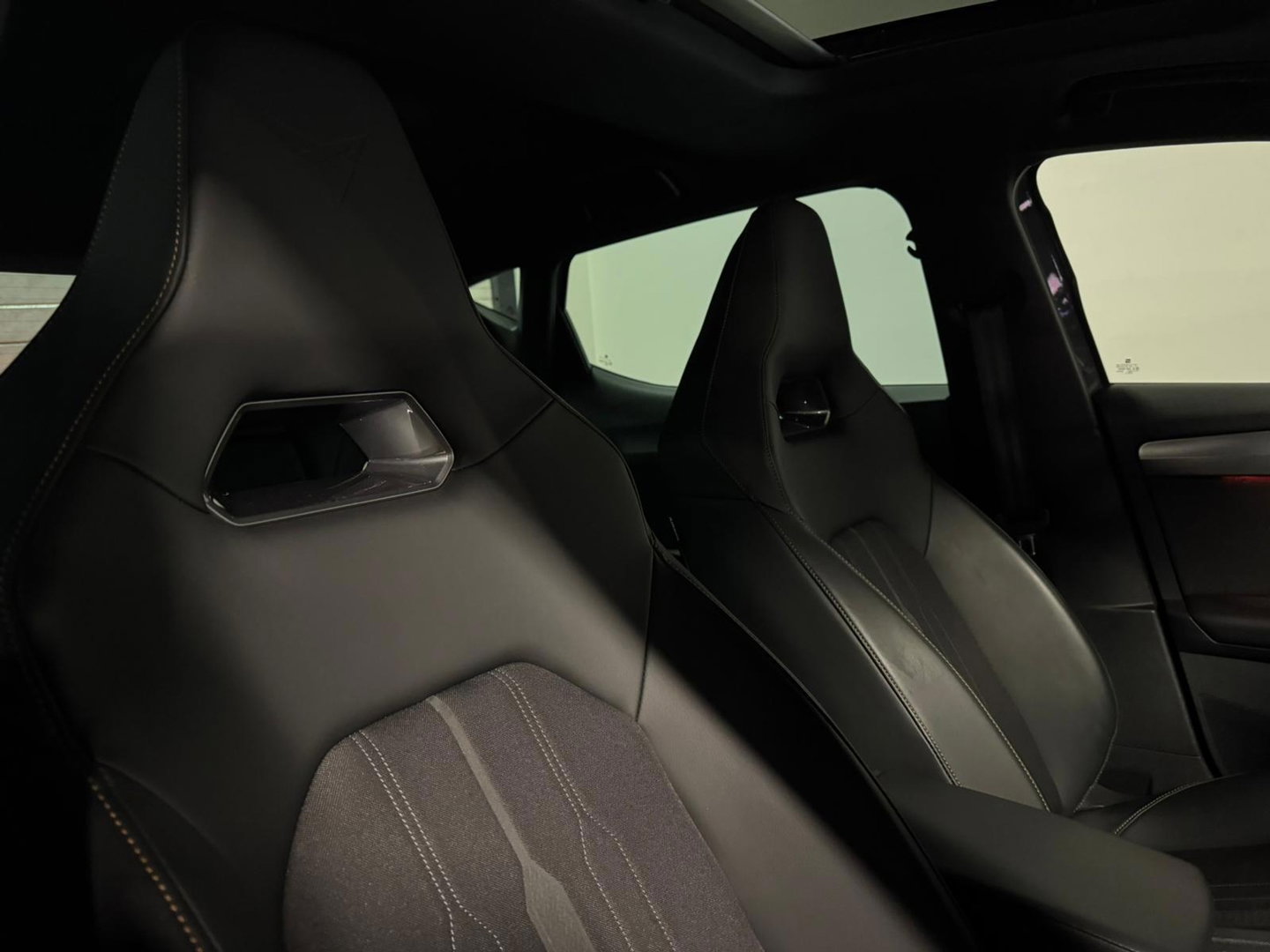 CUPRA Leon 1.4 e-Hybrid VZ Performance PANO KEYLESS VOL'